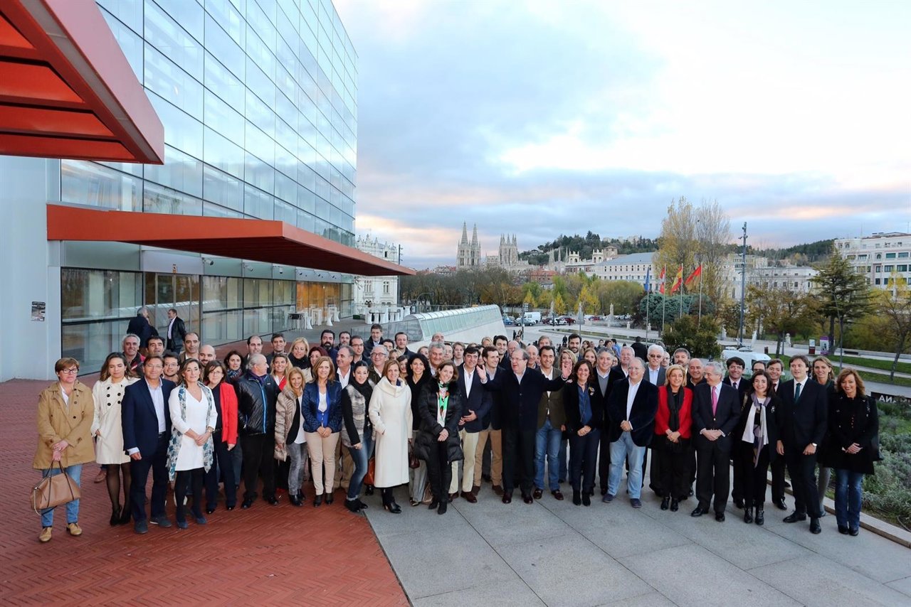 Foto de familia de los candidatos del PPCyL en las próximas elecciones generales