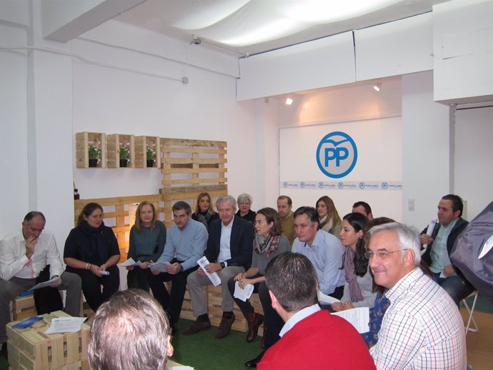 Encuentro del PP de La Rioja con familias