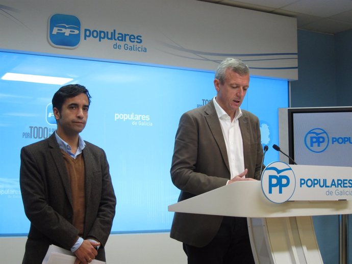 El secretario general del PPdeG, Alfonso Rueda, y José Manuel Rey Varela
