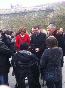 El conselleiro de Educación visita la muralla romana de Lugo.