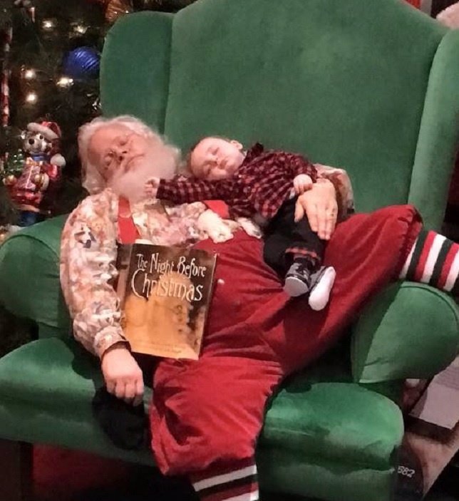Zeke Walters con Santa Claus en Eastville Mall
