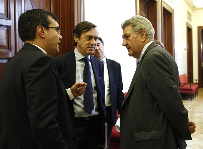 José Luis Ayllón, Rafael Hernando y Jesús Posada en el Congreso