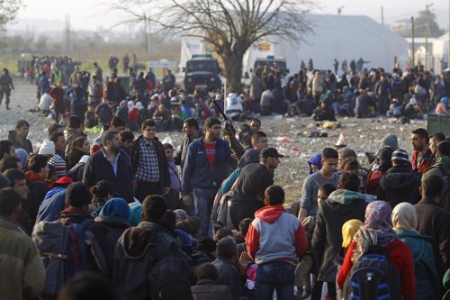Inmigrantes y refugiados en la frontera de Grecia y Macedonia