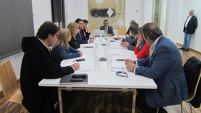 Constitución del comité del 525 aniversario del Descubrimiento de América.