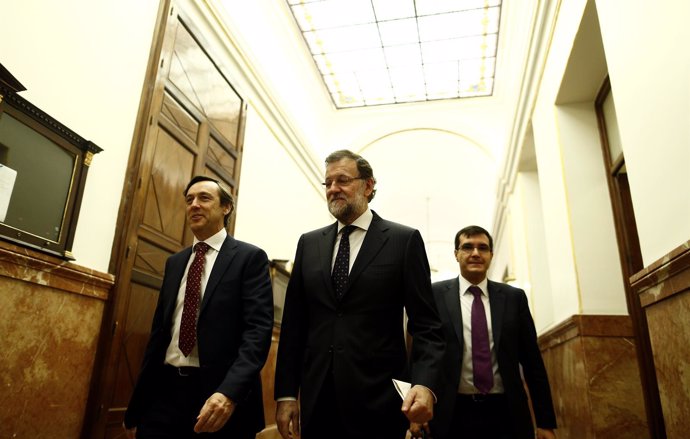 Rafael Hernando, Mariano Rajoy y José Luis Ayllón en el Congreso