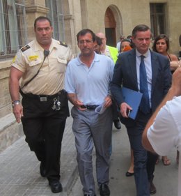 Miquel Nadal, junto a Primo y Zaforteza