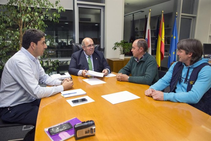 El consejero y el alcalde