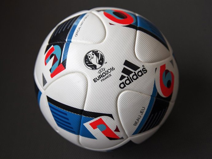 Balón de Adidas de la Eurocopa 2016