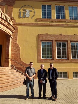 Antonio Rabasco presenta su candidatura a rector de la US