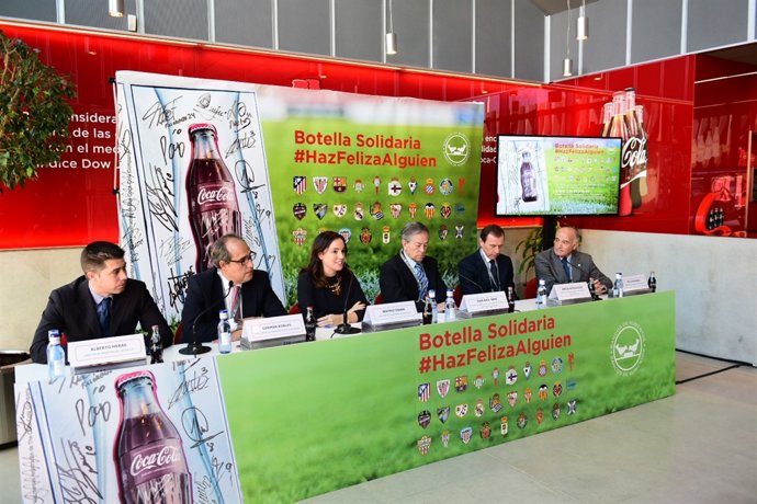 Presentación de la iniciativa Botella Solidaria de Coca-Cola