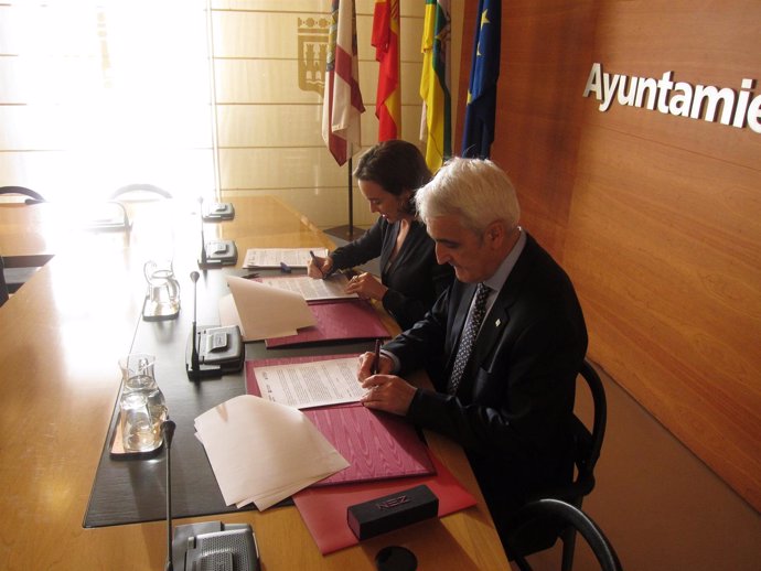 Gamarra y Arnáez Vadillo firman el convenio