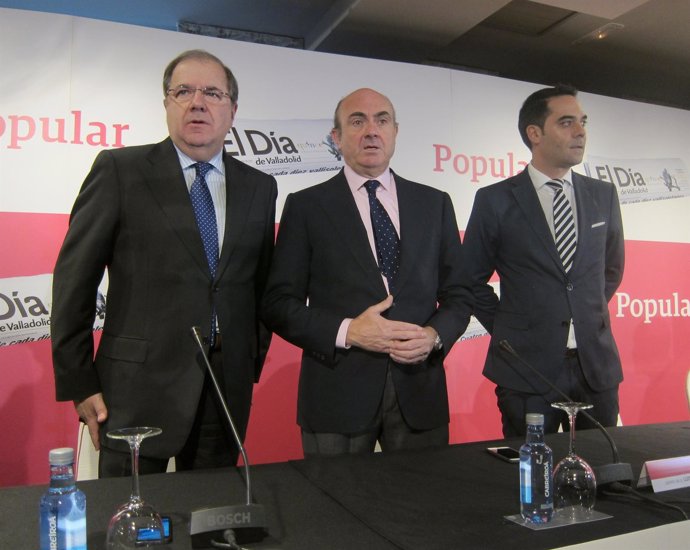 Juan Vicente Herrera (izq), De Guindos (centro) y Juan José Fernández