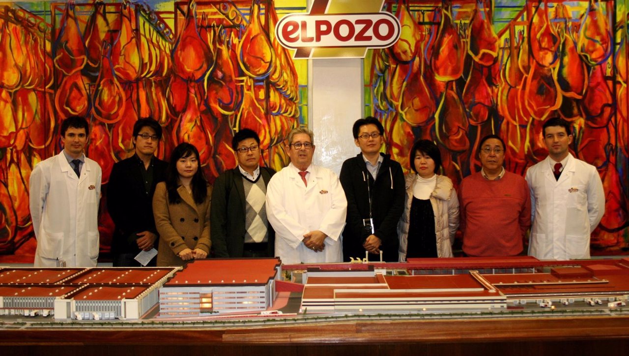 Imagen de la visita de periodistas japoneses a ElPozo Alimentación