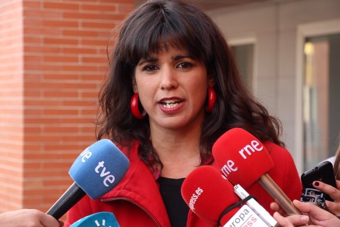 Teresa Rodríguez este martes en atención a los periodistas en la UPO