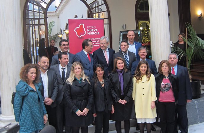 Garicano con el equipo de Ciudadanos en Murcia