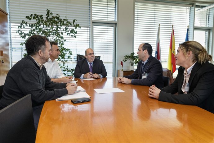 El consejero con el alcalde