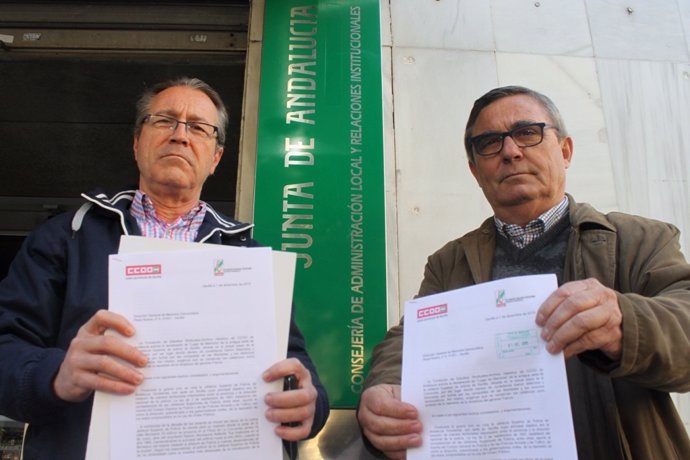 Alfonsín y Vidán presentando la petición sobre Gavidia