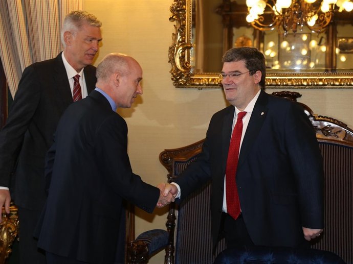 Aburto y el embajador de Dinamarca