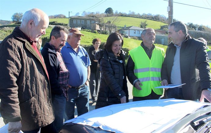 María jesús Álvarez visita Taramundi y Vegadeo