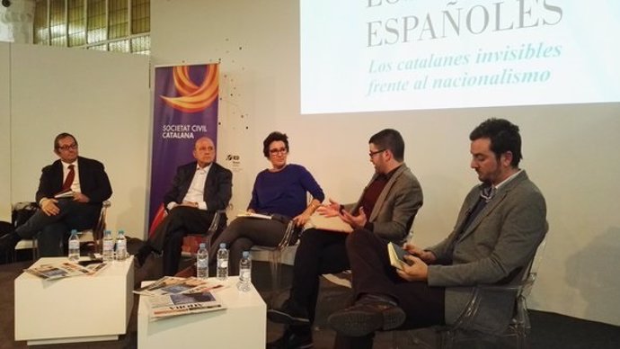 Societat Civil Catalana en el acto 'Los otros españoles, los catalanes invisible