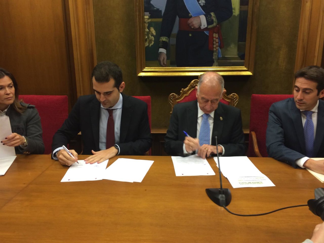 Diputación y Ayuntamiento colaboran con la Feria 'Almería Me Gusta'