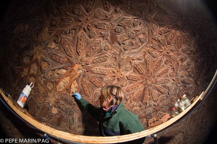 Restauración en el Templete oeste del Patio de los Leones