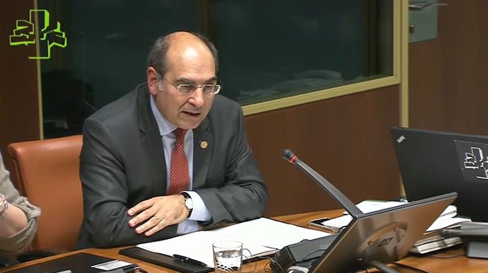 El consejero de Salud, Jon Darpón