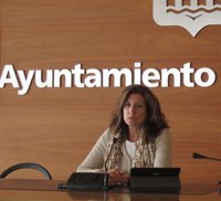 El Ayuntamiento prevé reforzar a las trabajadoras sociales "al menos" con dos puestos más
