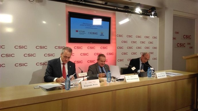 Finma de la Declaración Nacional sobre Integridad Cientifica