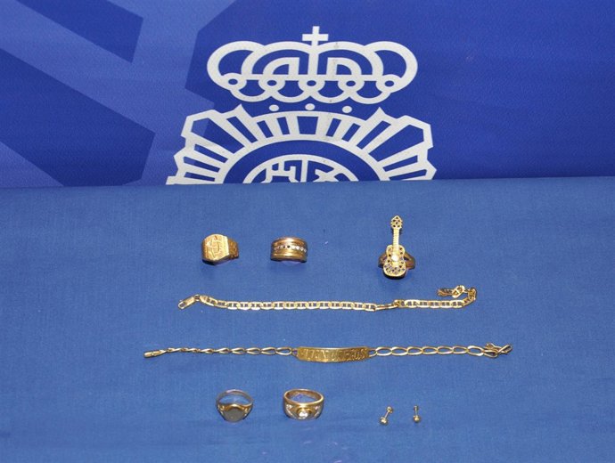 Joyas ocupadas a los dos detenidos en Valladolid. 