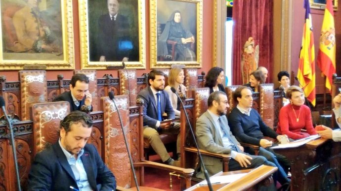 El grupo municipal del PP durante la sesión plenaria del Ayuntamiento