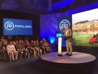 Monago defiende que frente al terrorismo "no hay espacio ni para los megáfonos"