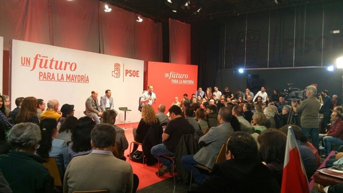 Luena en el acto de precampaña en Alicante