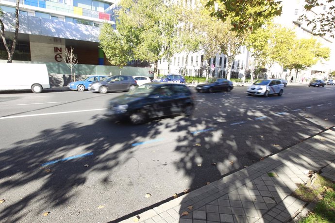 Zona azul sin coches en Madrid tras las restricciones del tráfico