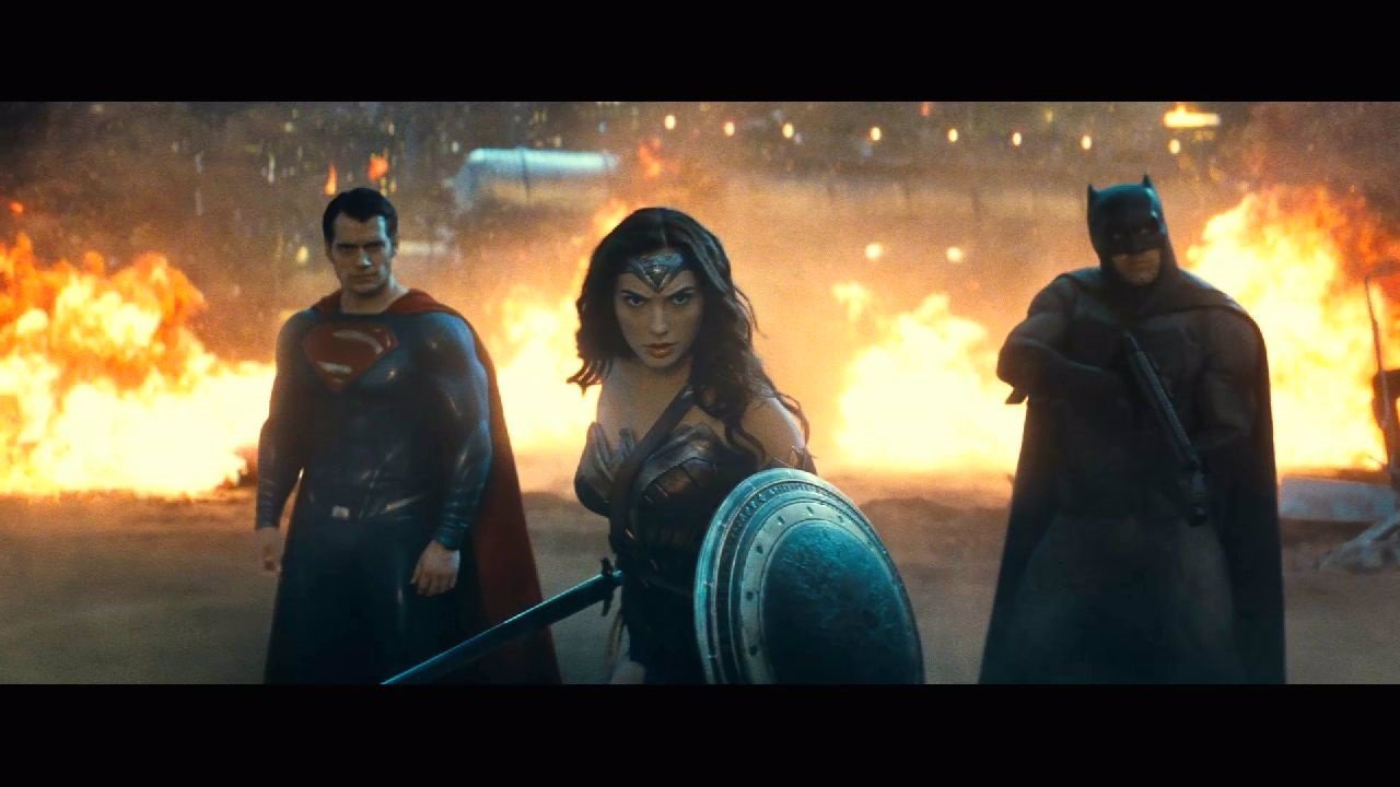 Nuevo tráiler de Batman v Superman: La trinidad de DC contra Doomsday