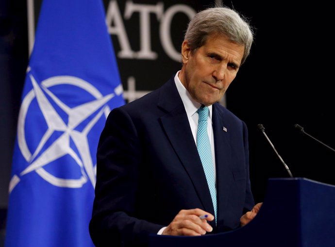 John Kerry en la OTAN