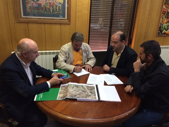 Ortega en la entrega del nuevo colector de Pozo Alcón