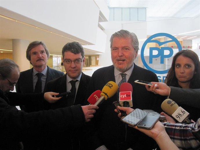 Méndez de Vigo en un acto electoral del PP en Burgos