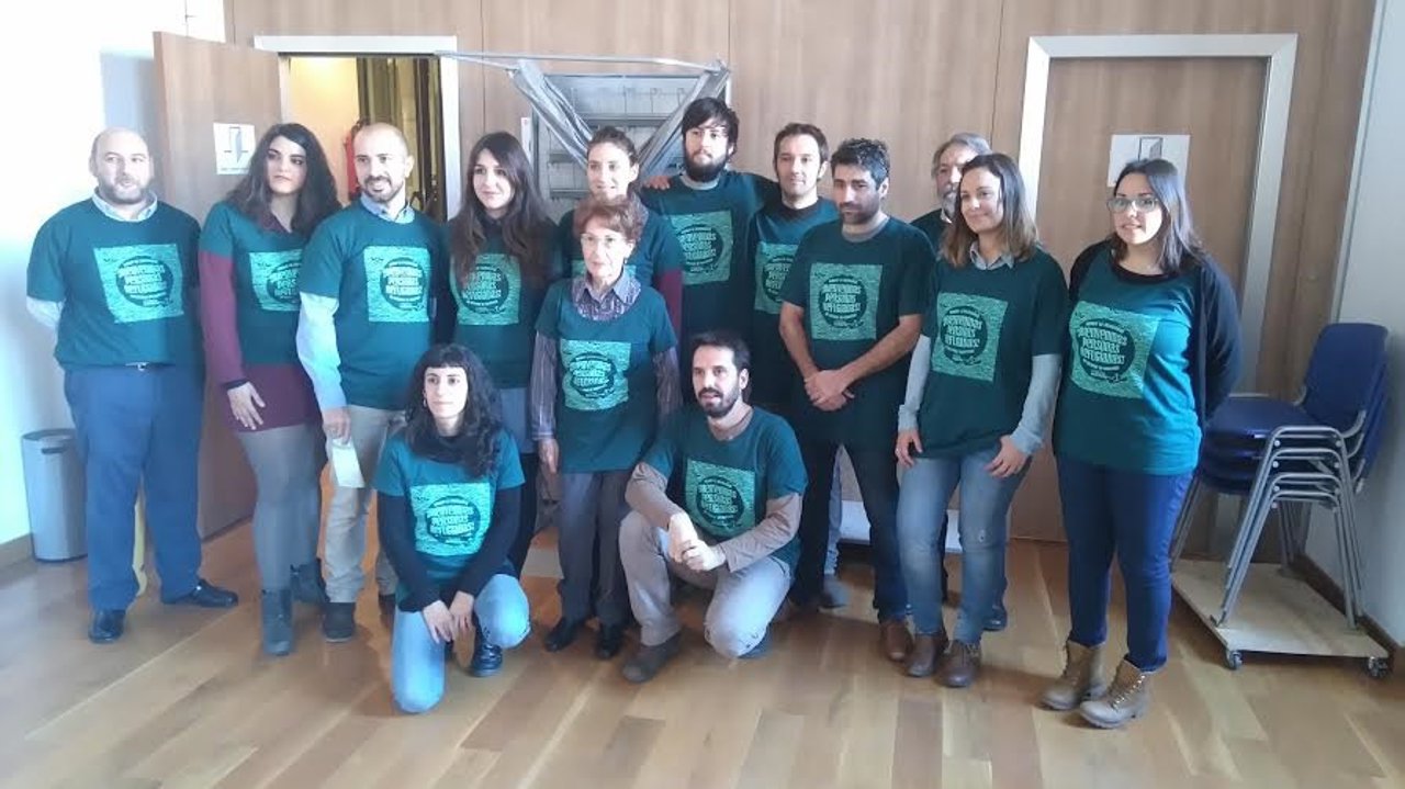 Guijarro (dcha.) asiste a la lectura del manifiesto de 'Córdoba, Ciudad Refugio'