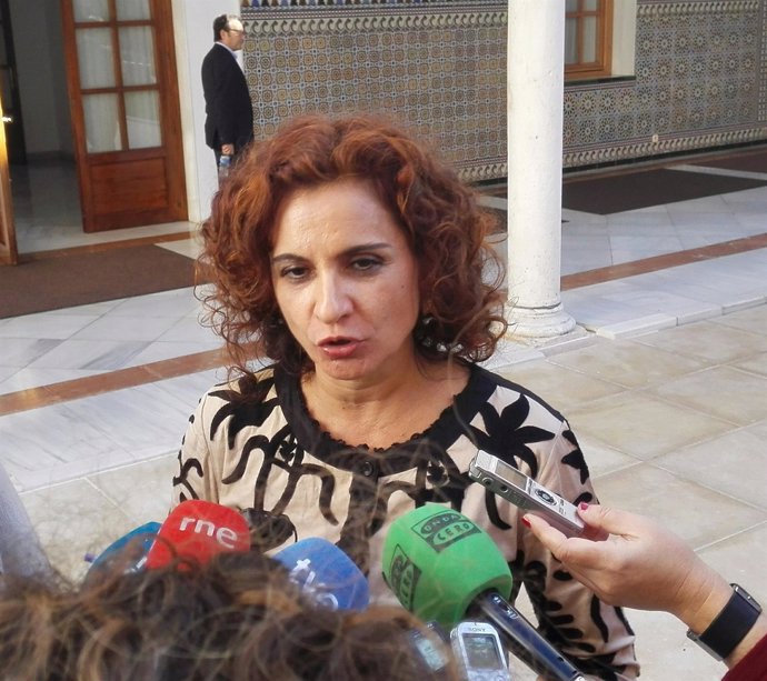 La consejera de Hacienda, María Jesús Montero, en declaraciones a periodistas