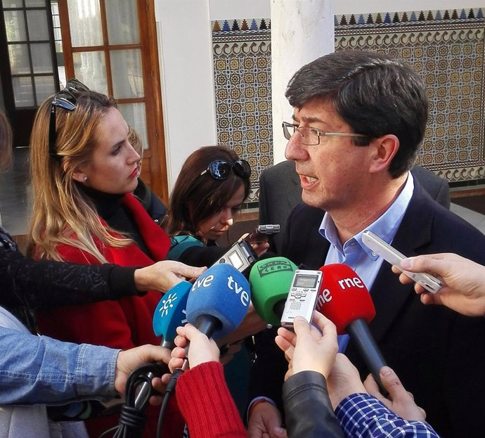 El presidente parlamentario de C's, Juan Marín, en declaraciones a los medios