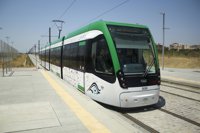 El alcalde no ve práctico hacer viajes para convencer a vecinos de las ventajas del tranvía y aboga por "hablar"