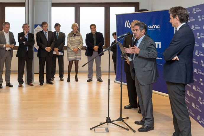 Inauguración de la reforma del hospital de Mutua Montañesa