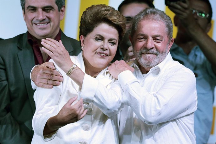 Lula da Silva felicita a la presidenta de Brasil Dilma Rousseff 