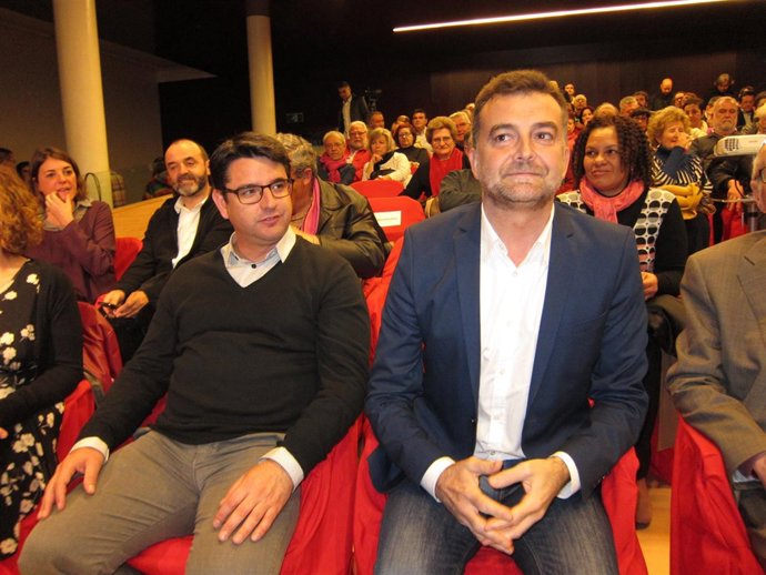 Maíllo (dcha.), junto a Pedro García, en la entrega de los premios