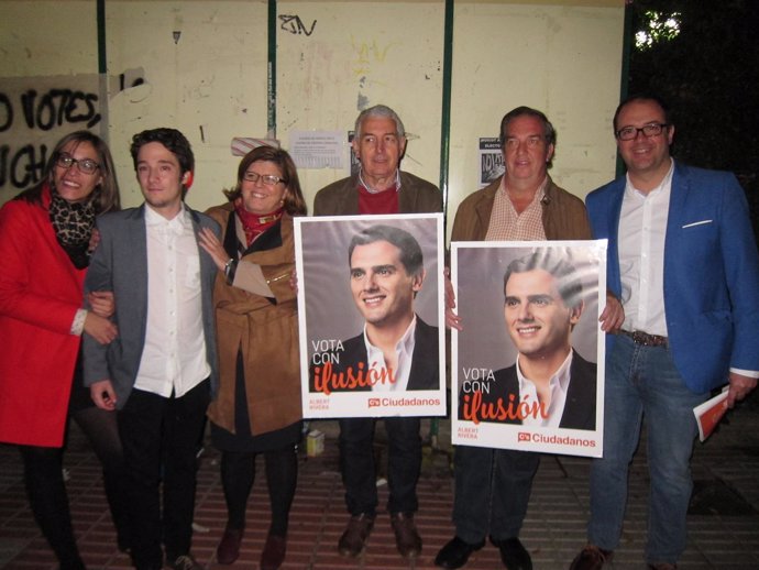 Ciudadanos pega carteles en Cáceres