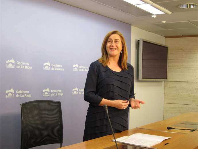 La portavoz del Gobierno riojano, Begoña Martínez, antes de la rueda del Consejo
