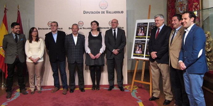 Jesus Julio Carnero con los alcaldes de los municipios y los colaboradores