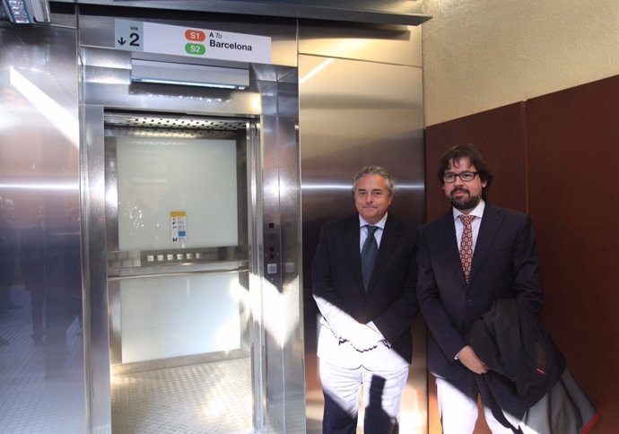 E.Ticó (FGC) y R.Font (Conselleria)