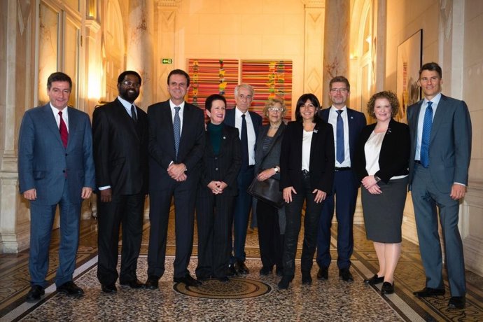 Carmena con Anne Hidalgo y otras autoridades